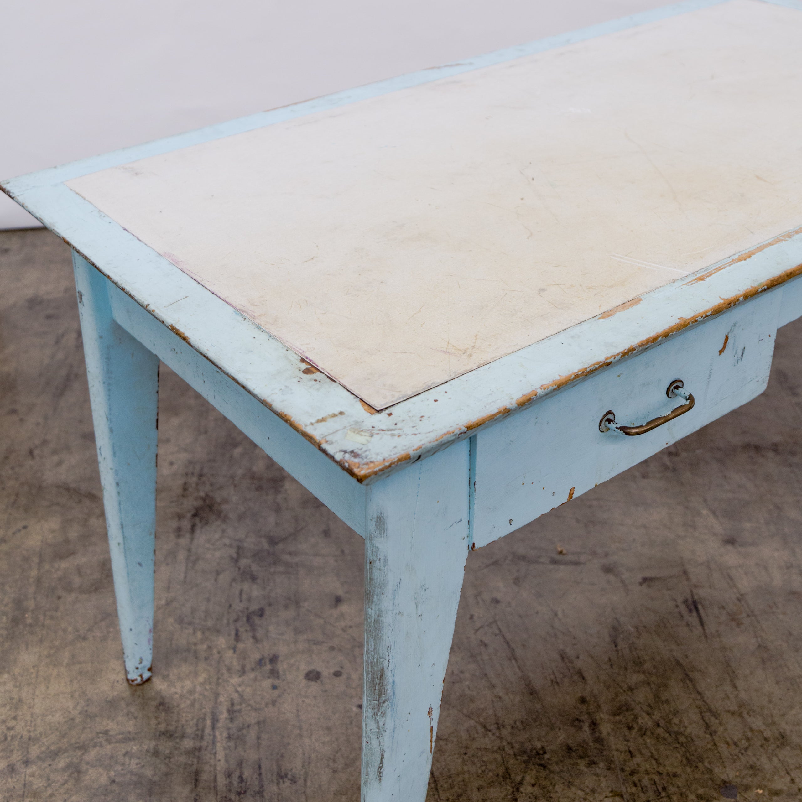 La Residence Universitaire Jean Zay Student Desk