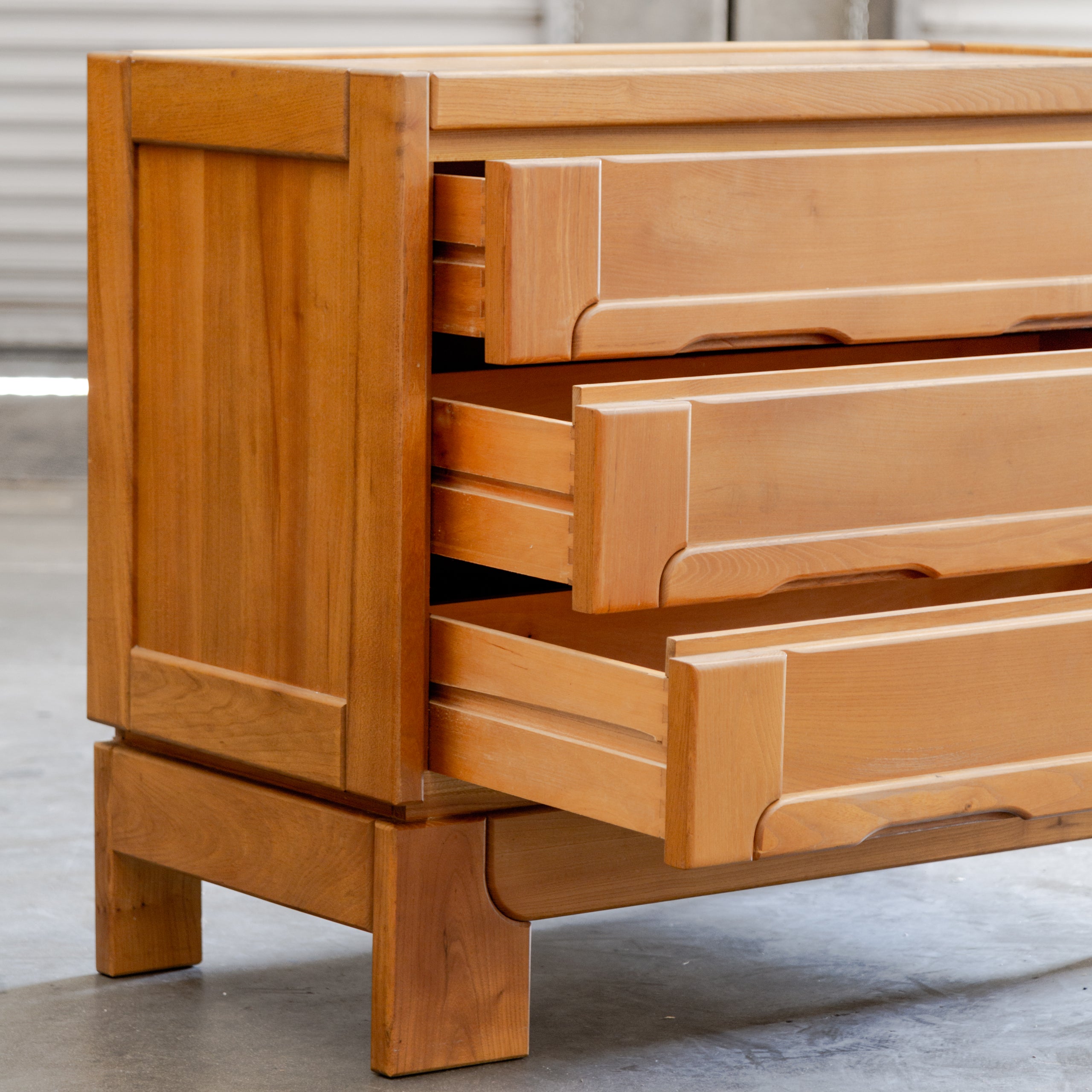 Maison Regain | Elm Wood Chest