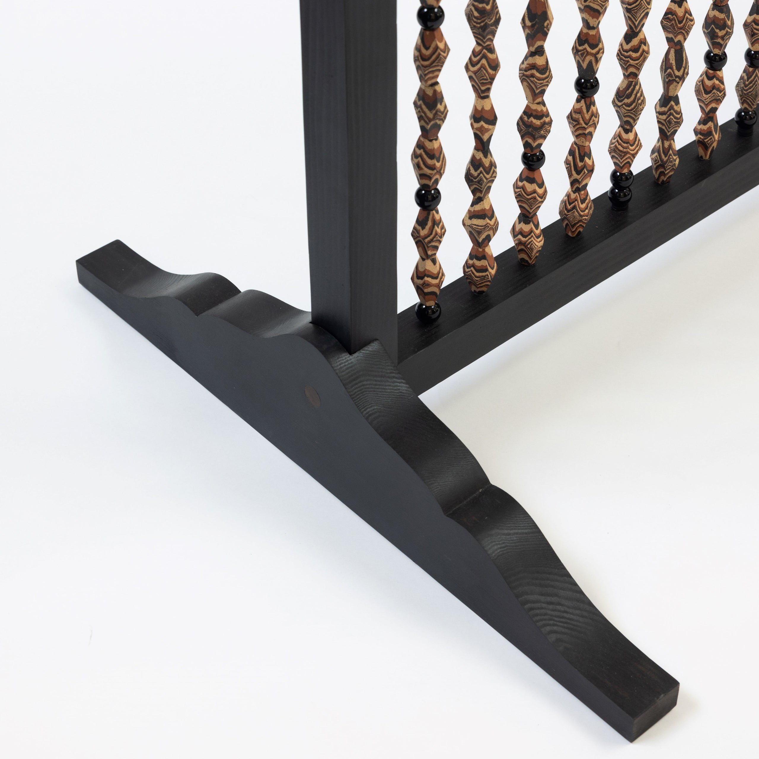 Hyunuko | Bead Screen - Black Frame