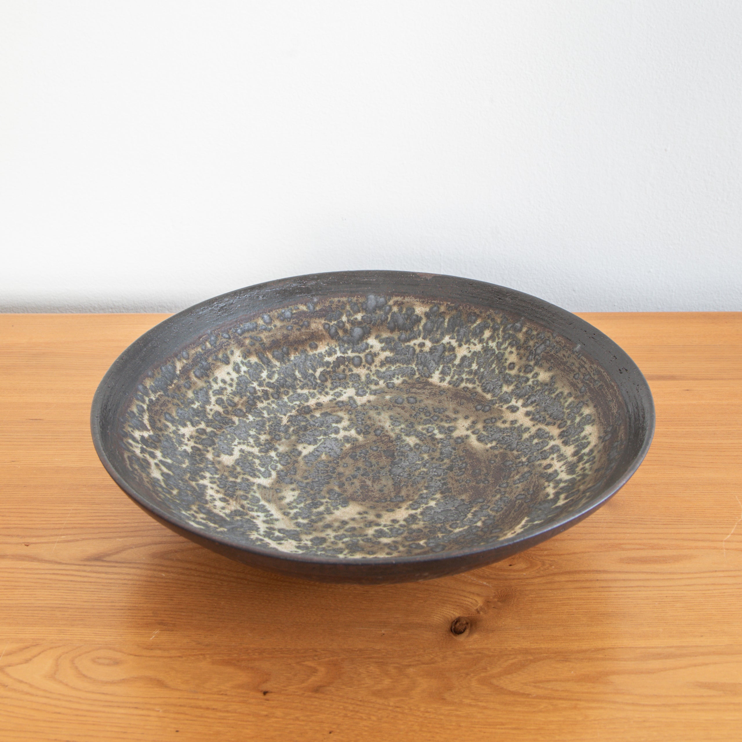 Lukas Weyandt | Large Stoneware Shallow Bowl