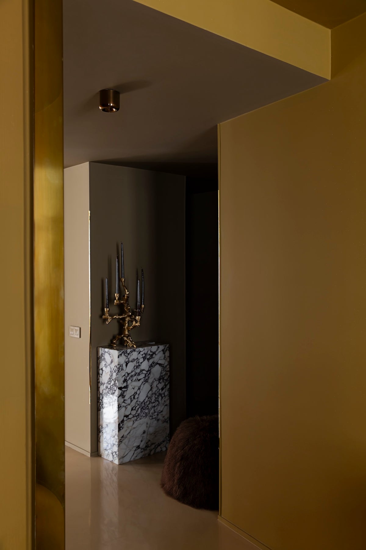 Un'Common | Camo Marble Console