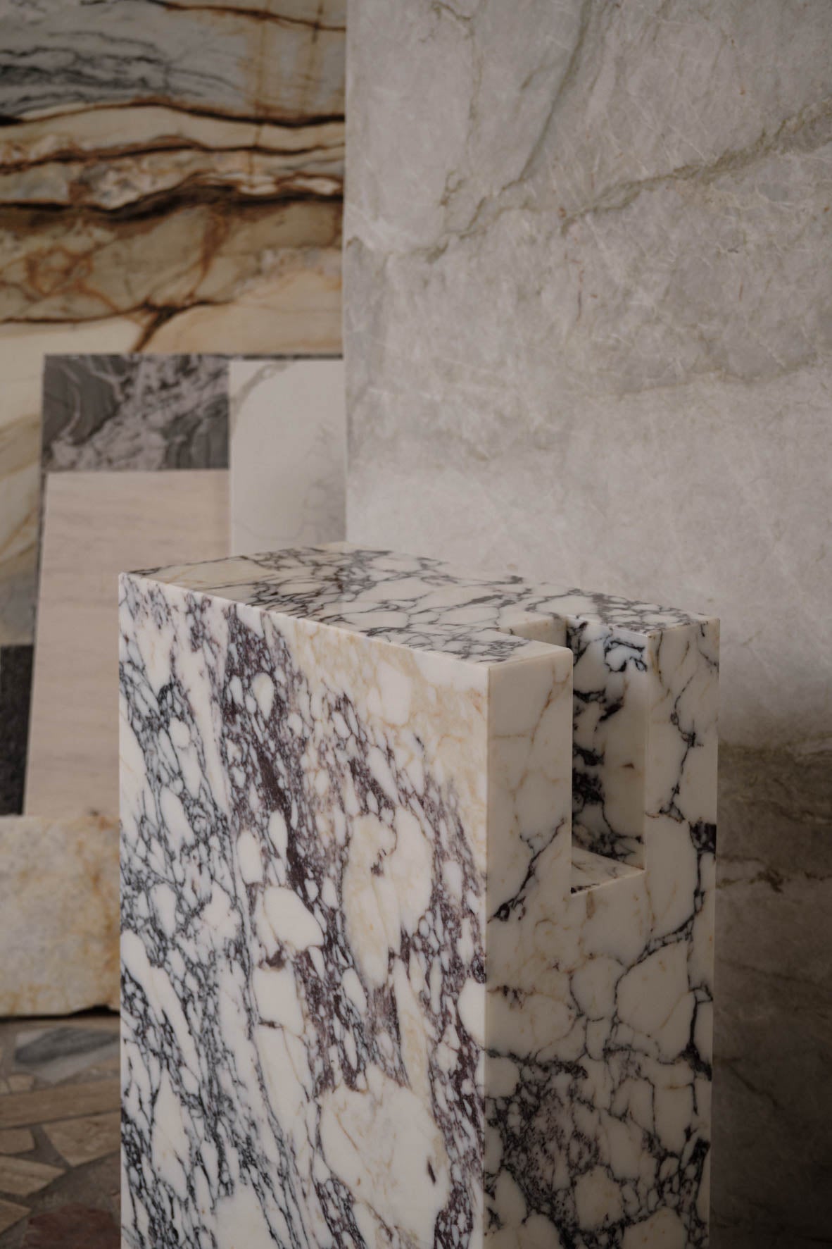 Un'Common | Camo Marble Console