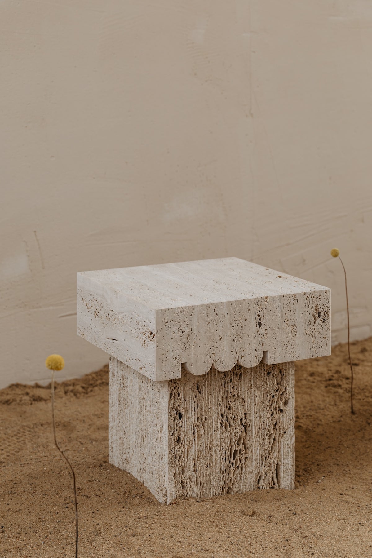 Un'Common | Oro Side Table